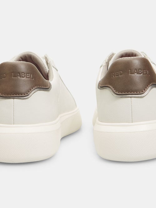 Sneakers Bata Red Label avec logos - Kiabi