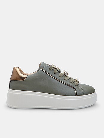 Sneakers bata