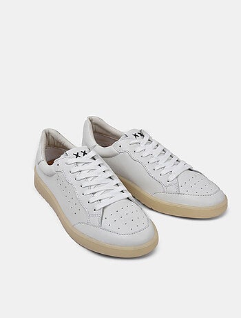 Sneakers en cuir BATA