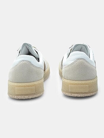 Sneakers en cuir BATA
