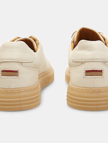Sneakers en cuir bata