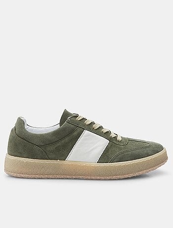 Sneakers en daim BATA