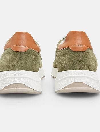 Sneakers en daim BATA