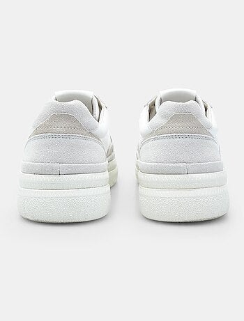 Sneakers en daim confortables BATA