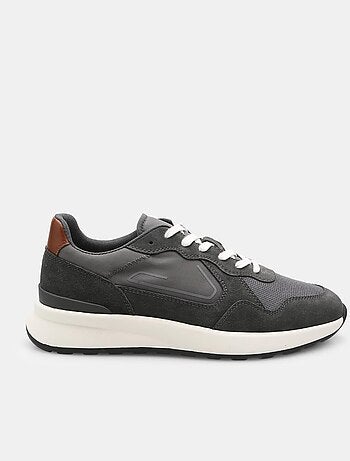 Sneakers en daim confortables BATA