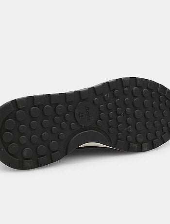 Sneakers en daim confortables BATA