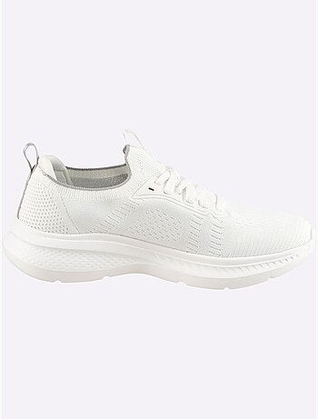 Sneakers matière textile agréable à porter - taille standard - helline