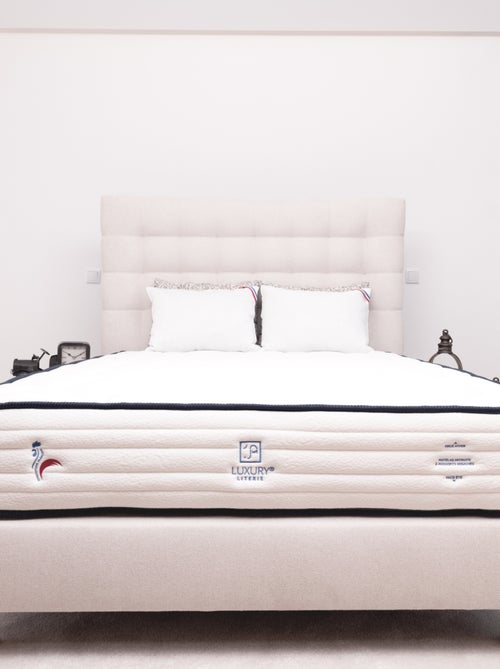 Sommier tapissier bois massif beige avec pieds - Kiabi