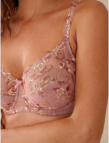 Soutien-gorge à armatures emboîtant