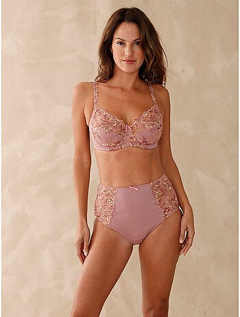 Soutien-gorge à armatures emboîtant