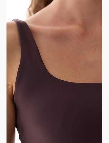 Soutien-gorge de sport à maintien léger, coussinets amovibles et dos croisé penti
