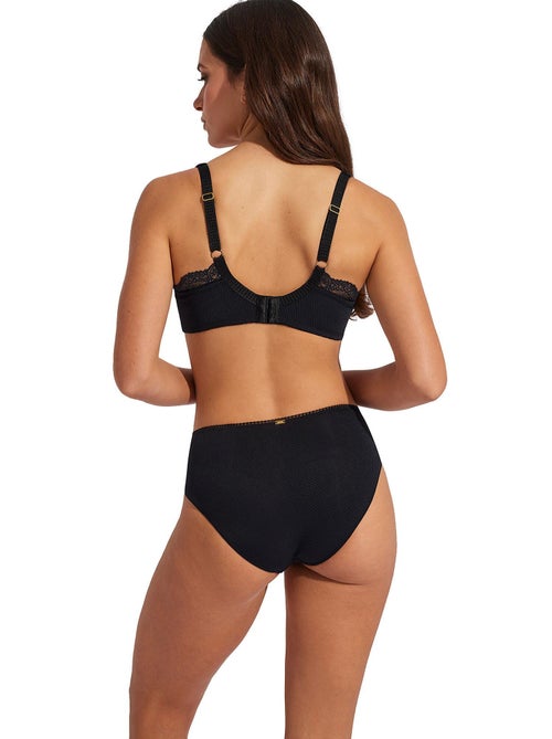 Soutien-gorge emboîtant armaturé confort Matilda - Kiabi Soutien-gorge emboîtant armaturé confort Matilda - Kiabi