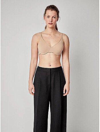 Soutien-gorge grande capacité avec armature et sans mousse.