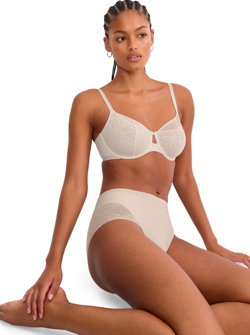 Soutien-gorge minimiseur armaturé COMFORT CONTOUR - Kiabi Soutien-gorge minimiseur armaturé COMFORT CONTOUR - Kiabi