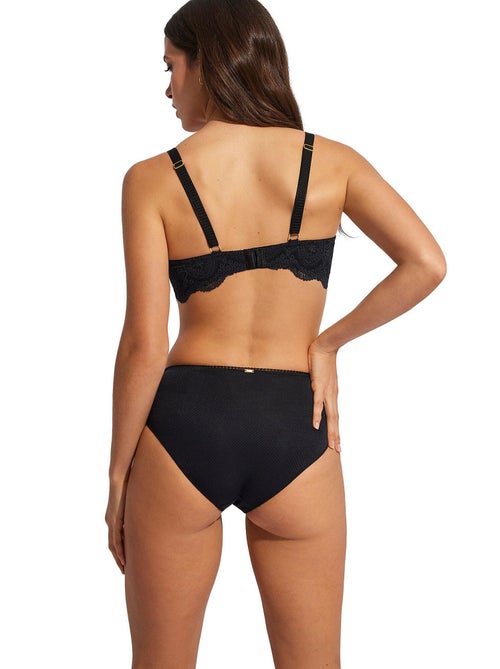 Soutien-gorge minimiseur armaturé Matilda - Kiabi Soutien-gorge minimiseur armaturé Matilda - Kiabi