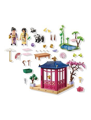 Specials Jardin asiatique avec deux personnages et pandas