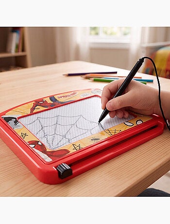 Spiderman coffret de dessin avec accessoires +3 ans