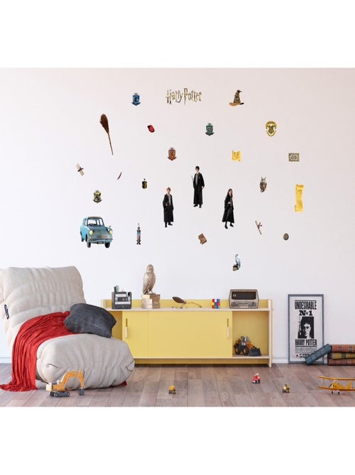 Sticker Harry Potter - tous les personnages avec une voiture bleue - 1 planche 42,5 x 65 cm - Kiabi