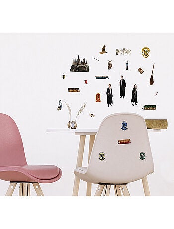 Sticker Harry Potter - Tous les personnages d'Harry Potter avec le château - 1 planche 30 x 30 cm