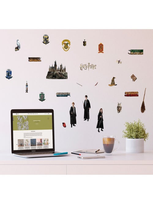 Sticker Harry Potter - Tous les personnages d'Harry Potter avec le château - 1 planche 30 x 30 cm - Kiabi