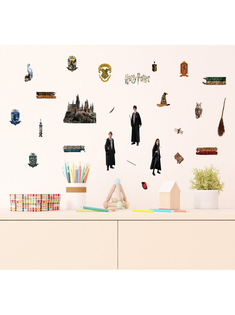 Sticker Harry Potter - Tous les personnages d'Harry Potter avec le château - 1 planche 30 x 30 cm Noir Noir - Kiabi