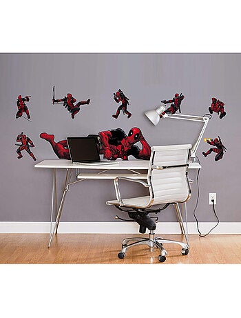 Sticker mural - deadpool entrain de poser et de combattre - 100 x 70 cm