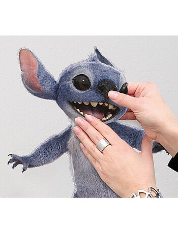 Sticker mural Disney et Stitch en live-action – Surfe la vague 70x50 cm