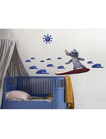 Sticker mural Disney et Stitch en live-action – Surfe la vague 70x50 cm