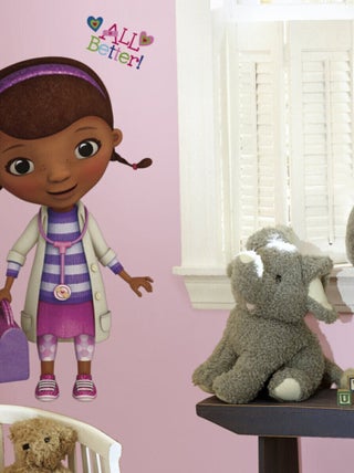 Stickers géant Docteur la Peluche Disney Junior