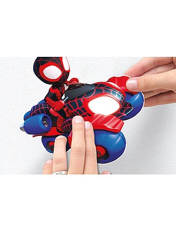 Stickers Muraux Marvel - Spidey accompagnée de Spin et Gost spider qui chasse les méchants - 50x70 c