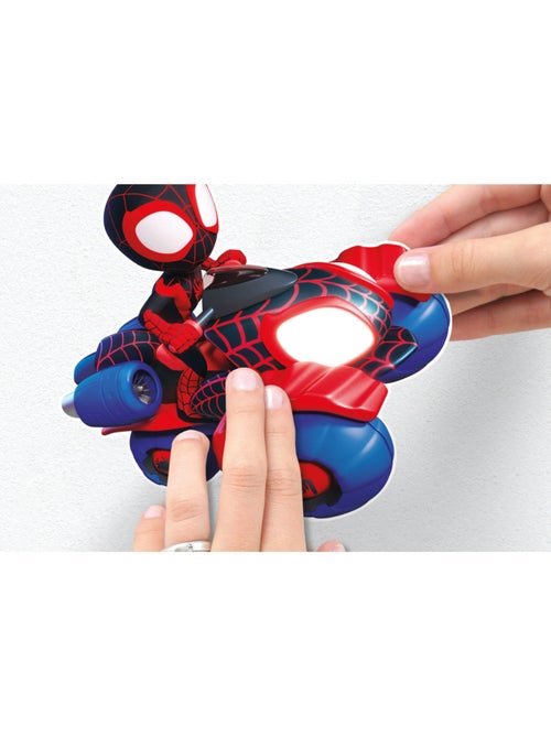 Stickers Muraux Marvel - Spidey accompagnée de Spin et Gost spider qui chasse les méchants - 50x70 c - Kiabi
