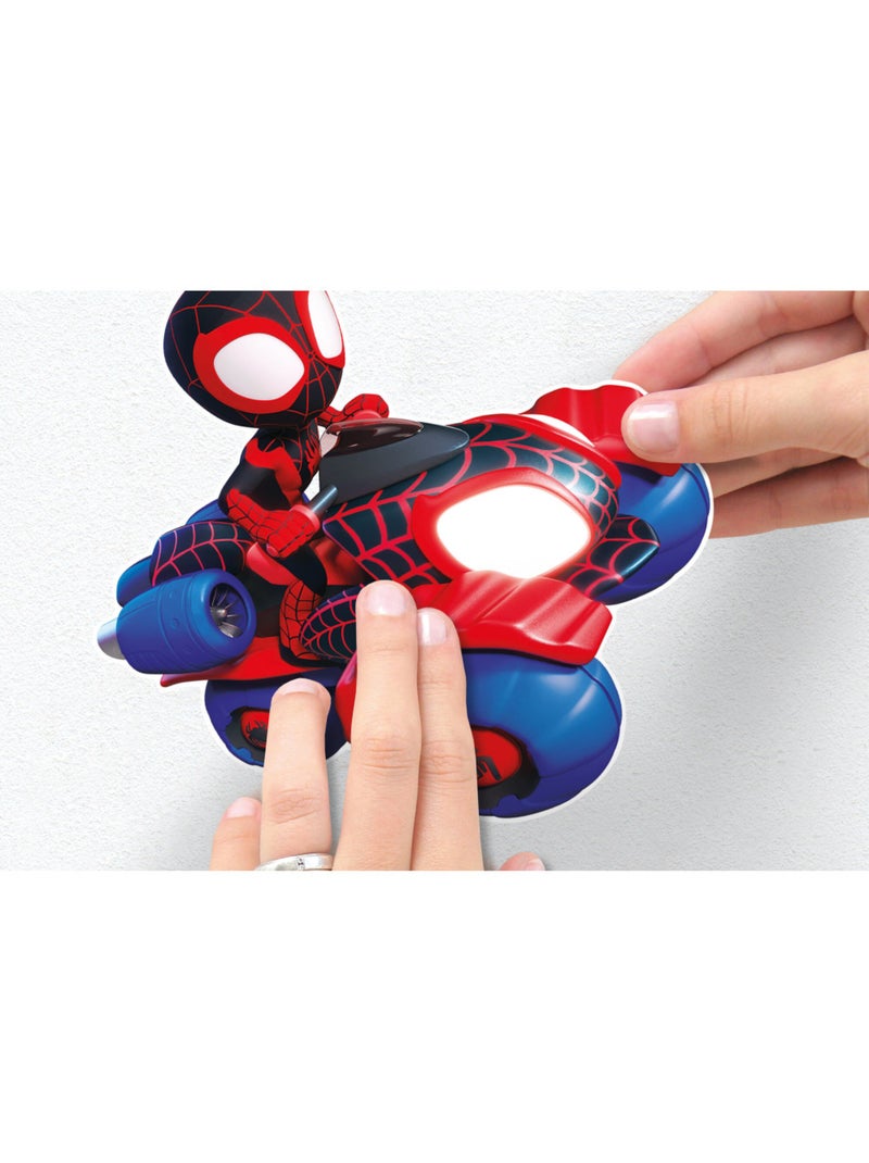 Stickers Muraux Marvel - Spidey accompagnée de Spin et Gost spider qui chasse les méchants - 50x70 c Multicolore - Kiabi