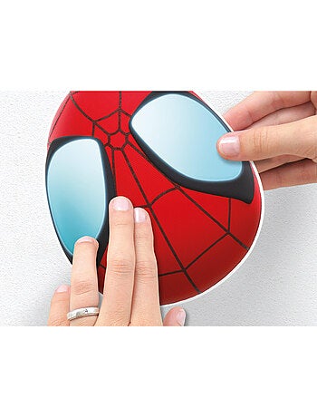 Stickers Muraux Marvel - Spidey est suspendue en dessous des feux de circulation - 50x70 cm