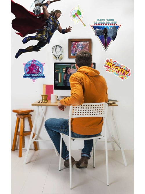 Stickers Muraux Marvel - Thor qui brandit Stormbreaker - 50x70 cm - Kiabi