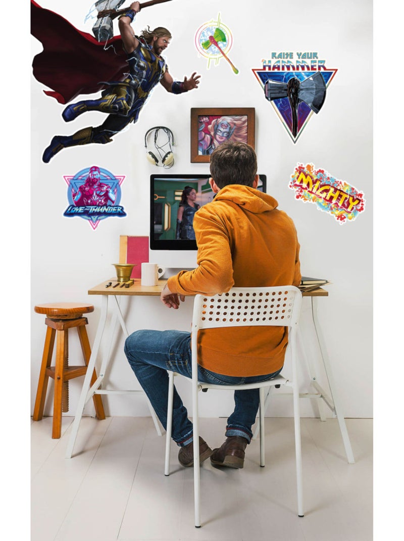 Stickers Muraux Marvel - Thor qui brandit Stormbreaker - 50x70 cm Multicolore - Kiabi