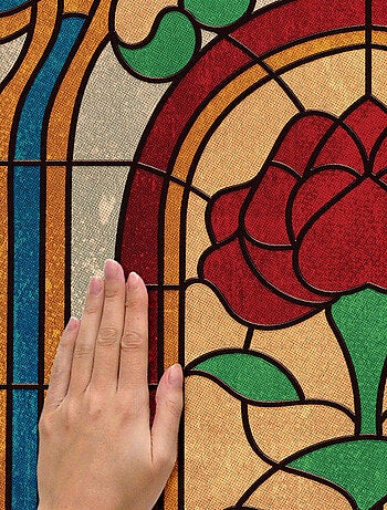 Stickers repositionnables - Stranger Things - Porte de Henry Fenêtre avec rose