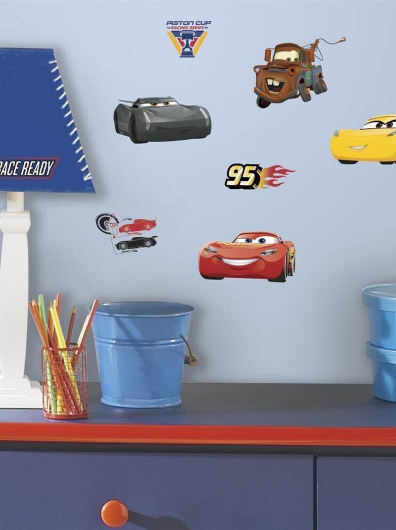 Stickers repositionnables Cars avec Flash McQueen Martin et ses amis de Disney 25,4CM X 45,7CM Multicolore - Kiabi