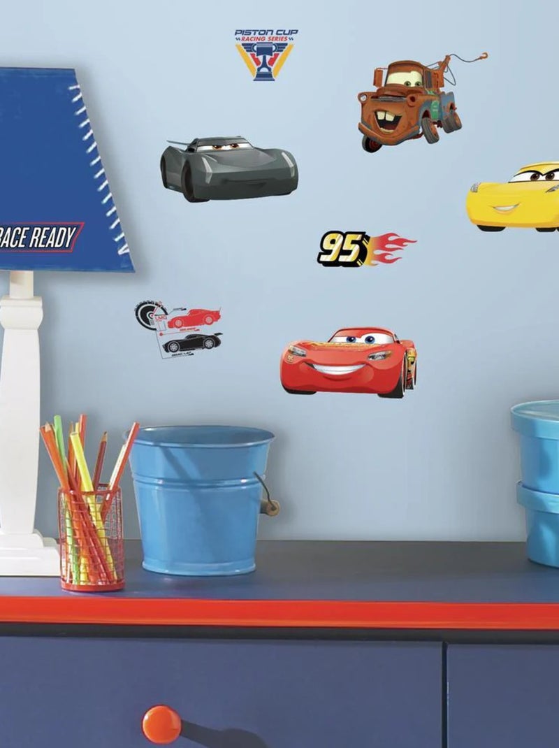 Stickers repositionnables Cars avec Flash McQueen Martin et ses amis de Disney 25,4CM X 45,7CM Multicolore - Kiabi