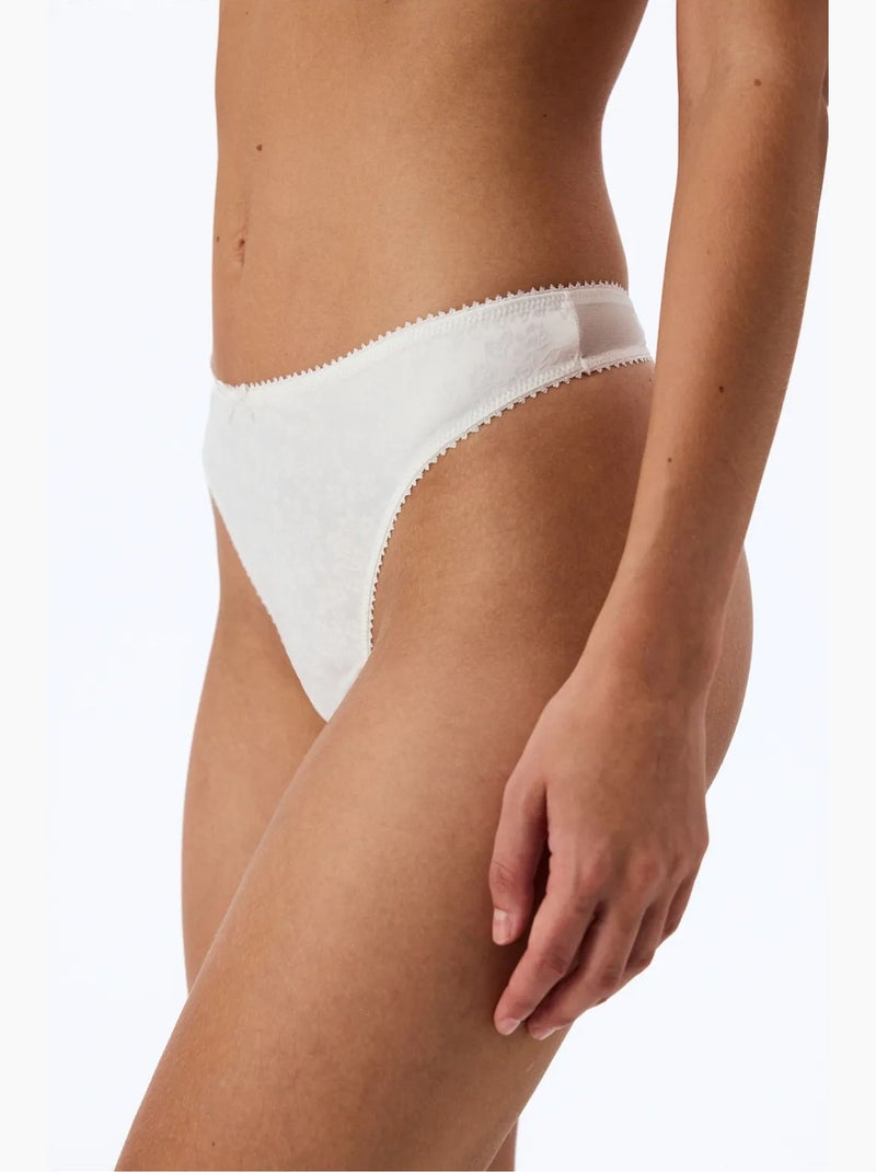 String fleuri en satin cassé penti Blanc - Kiabi