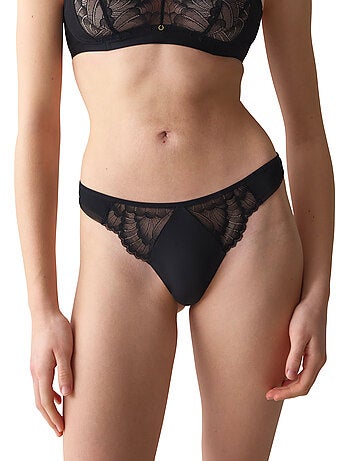 String love in lace