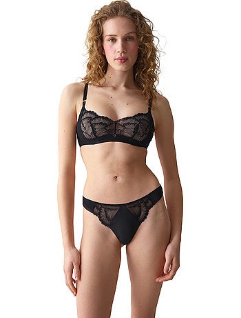 String love in lace