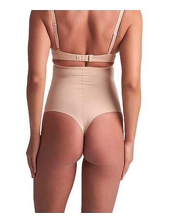 String sculptant taille ultra haute Sculpting