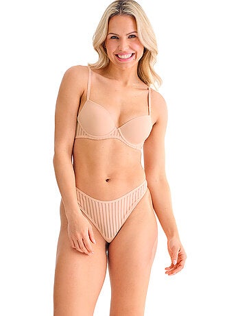 String tia