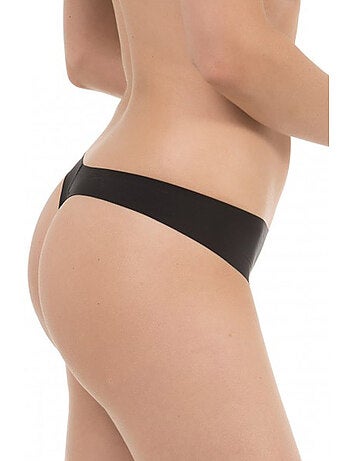 String ultra invisible