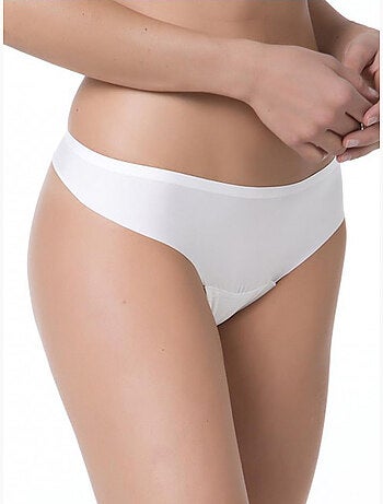 String ultrainvisible ivoire