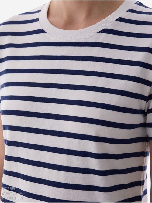 Stripe premium t-shirt rayé à manches courtes penti - Kiabi Stripe premium t-shirt rayé à manches courtes penti - Kiabi