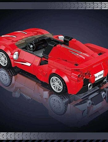Supercar F8 avec vitrine de présentation
