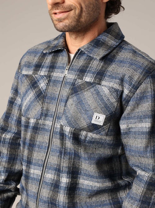 Surchemise à carreaux avec poches poitrine à rabat
 'Deeluxe' - Kiabi