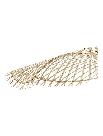 Suspension au style chapeau de paille