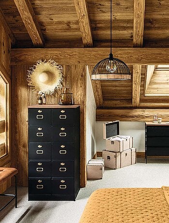 Suspension en métal et rotin